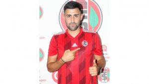 Turgutluspor gurbetçi Özgür'ü renklerine bağladı