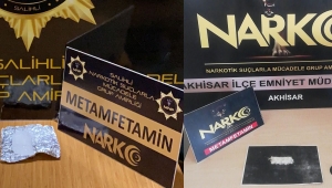 AKHİSAR VE SALİHLİ'DE Metamfetamin maddesi ele geçirildi