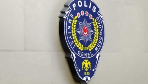 İnternet sitesinde 10 bin lira dolandırılan şahıs ,soluğu emniyette aldı 