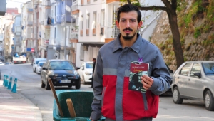 Temizlik işçisi unutamadığı aşkı için kitap yazdı