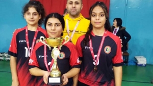 Zübeyde Hanım MTAL'da masa tenisinde Manisa'nın zirvesinde!