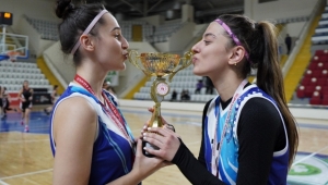 Turgutlu Lisesi İzmir'de Grup Birincisi Oldu