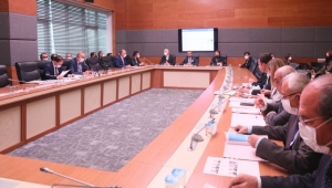 Türksat yönetiminde bir kişi dışında hepsi çift maaşlı