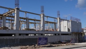 Çeşme’nin ilk kapalı Pazar yeri inşaatı Reisdere’de devam ediyor