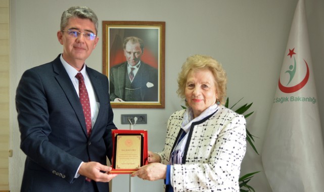 Dr. Hasibe Çapkın 43 yıllık meslek hayatında emekli oldu