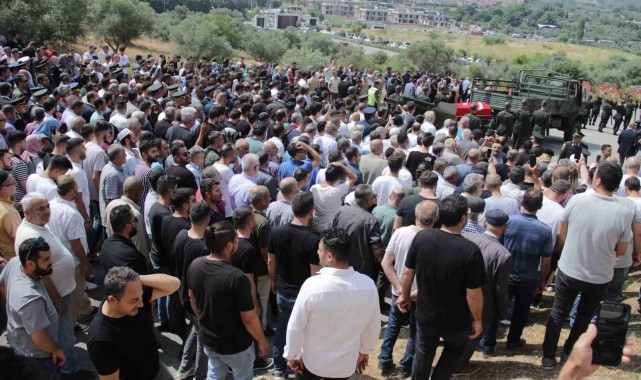 Kemalpaşalı Pençe-Kilit şehidini binler uğurladı