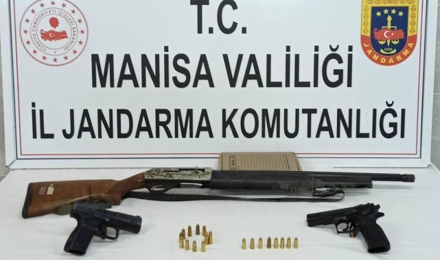 Turgutlu’da silah kaçakçılarına operasyon: 2 kişi yakalandı