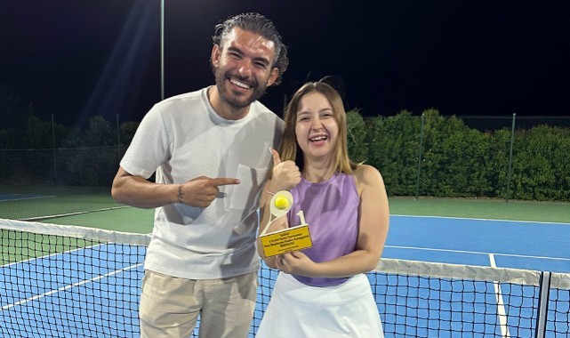 Turgutlulu Eda, Salihli’deki tenis turnuvasında şampiyon oldu