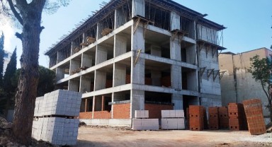 Cumhuriyet İlkokulu inşaatı yükseliyor