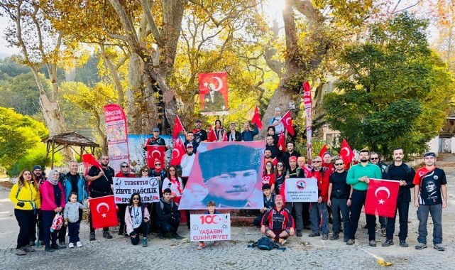 Turgutlunun dağcılık kulüplerinden Bozdağ’a 'Cumhuriyet tırmanışı’