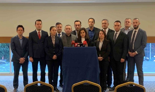 İYİ Parti yönetiminden istifa depremi!