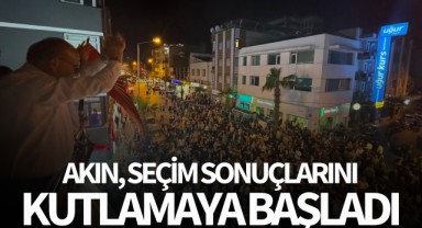 Akın, seçim sonuçlarını kutlamaya başladı