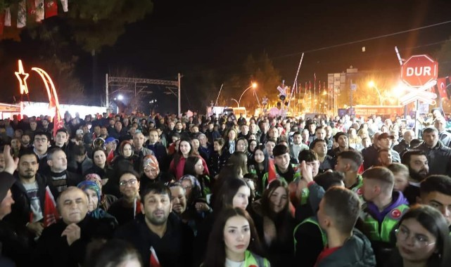 Zeyrek Saruhanlıda konuştu: Korkuyorlar