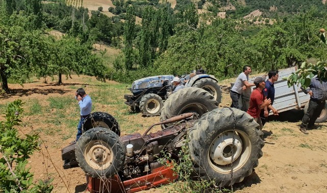 Manisada traktör kazası: 1i çocuk 3 yaralı