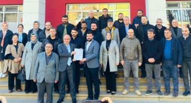 Ak Parti’nin yeni yönetimi mazbatayı aldı