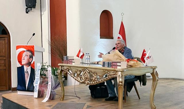 Tarihçi Hüseyin Adıgüzel Turgutlu'da Konferans Verdi