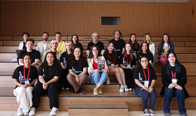 Başkan Tugay ve Başkan Denizli, Çeşme’de genç tasarımcılarla buluştu