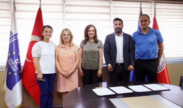 Karşıyaka’da ‘sağlıklı kentleşme’ için imzalar atıldı