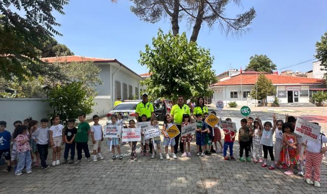 Turgutlu’da minik öğrencilere trafik eğitimi