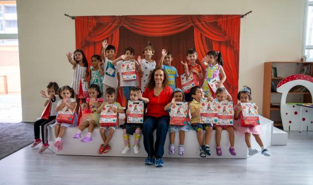 Karşıyaka Belediyesi’nden 2 bin öğrenciye kırtasiye seti