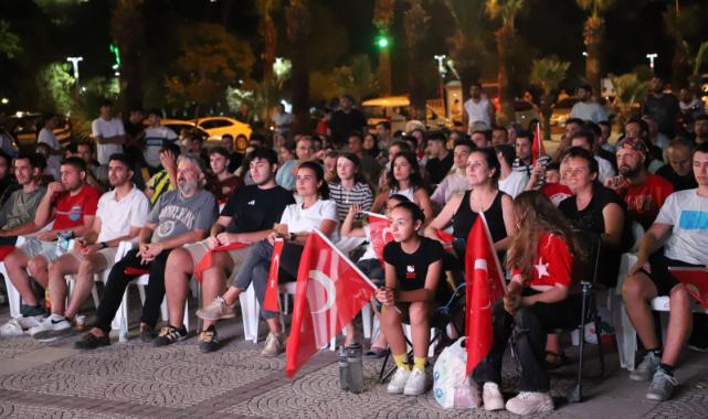 Turgutlu Belediyesi 12 Dev Adam’ın Şampiyonluk Heyecanına Dev Ekranla Ortak Oldu