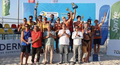 Uluslararası plaj voleybolunun kalbi Çeşme’de attı