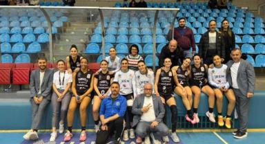 Kadın voleybol takımı, Efor Gençlik Spor Kulübü’nü konuk etti