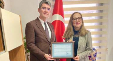 Turgutlu İlçe Sağlık Müdürlüğü’ne “Beslenme ve Fiziksel Aktiviteyi Destekleyen İş Yeri” Belgesi