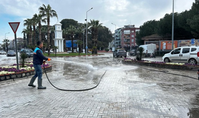 YOLA DÖKÜLEN YEMEK YAĞI PANİĞE NEDEN OLDU