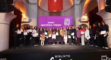 Çeşme’de 8 Mart Dünya Emekçi Kadınlar Günü “Buradayız, Eşitiz, Birlikteyiz” temasıyla kutlandı