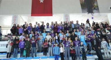 Turgutlu’da Sahadan ve Tribünlerden Tek Ses Yükseldi: ‘Kadına şiddete hayır’