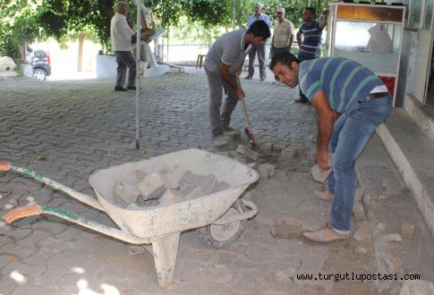 Dalbahçe Mahallesi’nde bin metre kare parke taşı döşenecek.