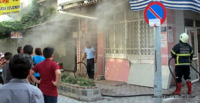 Kokereççi dükkanında yangın çıktı