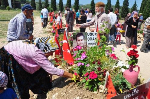 Madenci yakınları şehiliğe koştu