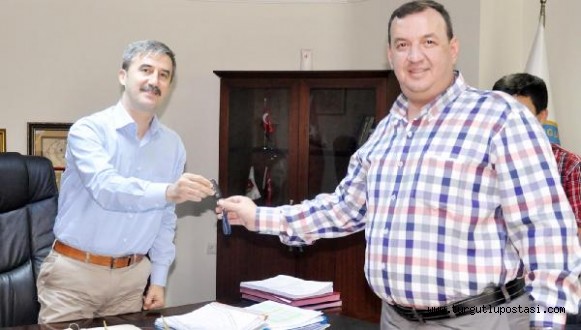 Minibüscüler,aşevi için minibüs bağışladı
