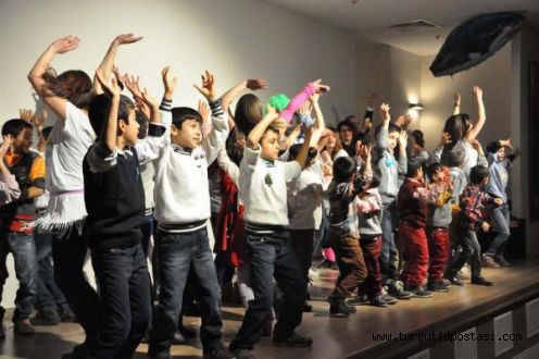 Sevgi gecesinde minikler eğlendi