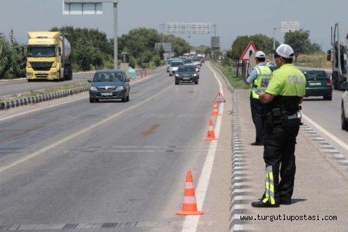 Sürüclere Emmniyetten Broşürlü Trafik uyarısı