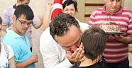 Engelli Çocuklardan Duman’a doğum günü sürprizi
