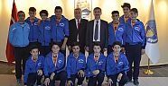 Voleybol Birincilerinden Başkan Şirine Ziyaret